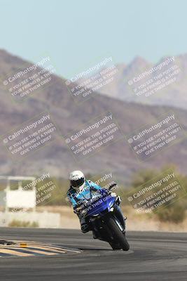 media/Oct-30-2025-Racers Edge (Thu) [[dabbdaf680]]/3-B Group/Session 2 (Turn 14)/